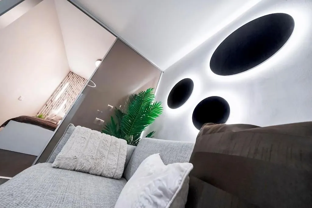 One Bed Apartment At Central Location In Βουδαπέστη 0*,